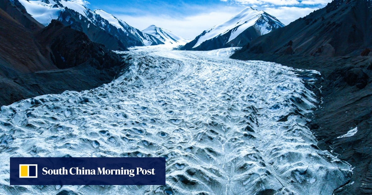 The new aerial radar penetrating the icy depths of China’s glaciersChinese researchers have penetrated the icy depths of glaciers in the count...
