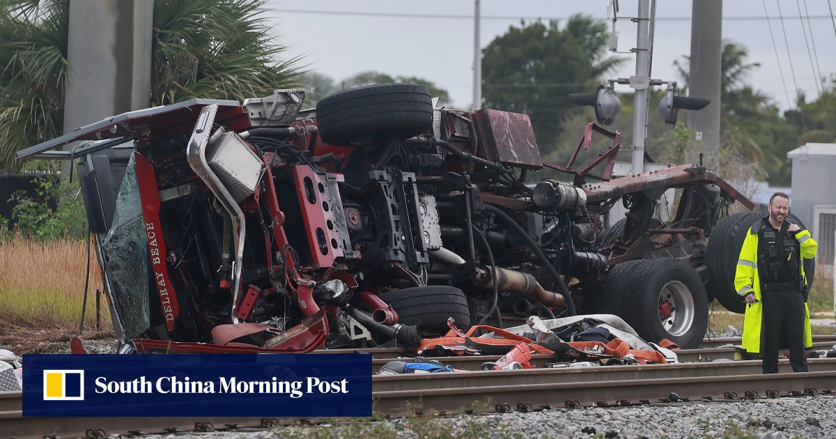 15 hurt in Florida after train hit fire truck that drove onto tracks after another train passed – Technologist