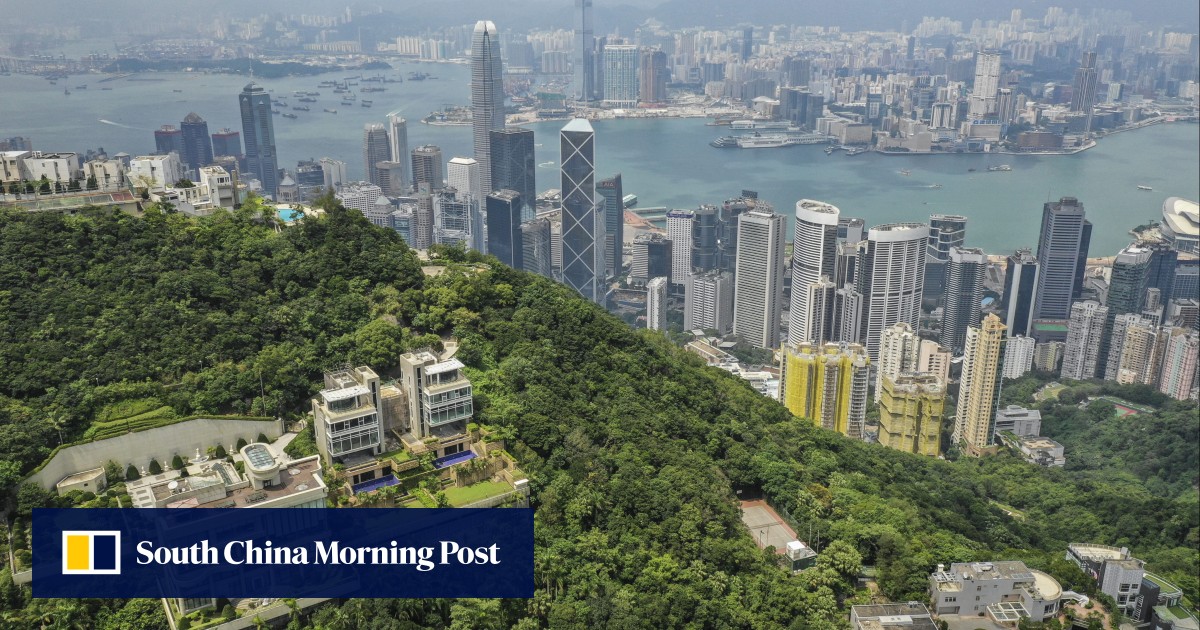 Hong Kong Elites Lose Billions in Property Slump