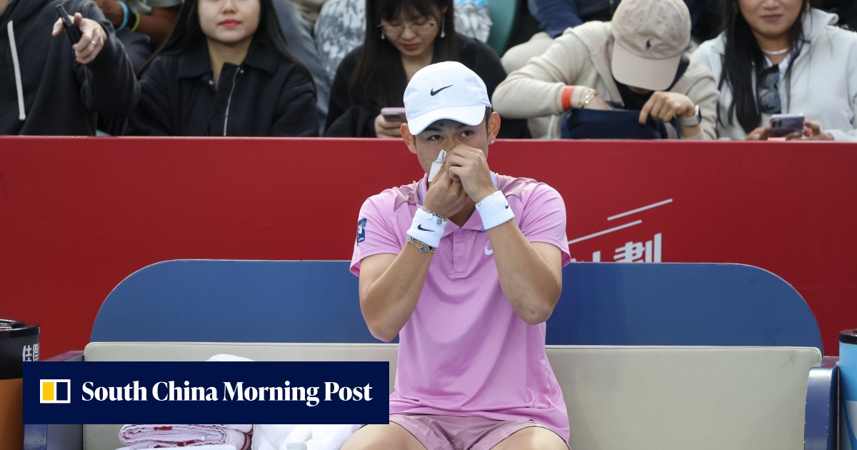 香港テニスオープン準決勝で中国のシャン・ジュンチェン選手が病気で引退、観衆は唖然とした