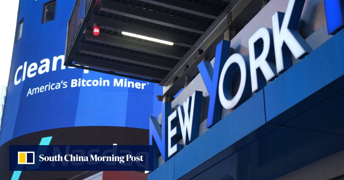 US Tech Stocks Plunge as China's DeepSeek Launches Competitive AI Chatbot