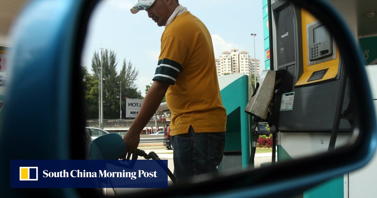 Malaysians call for fines for Singaporean motorists freeloading on