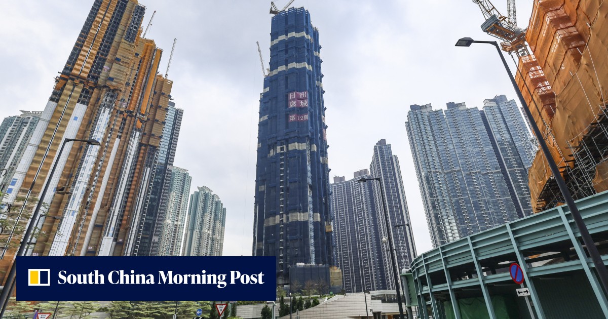 香港の開発者であるSino Landは、30％の収益が減少し、完全なパイプラインを指していると報告しています