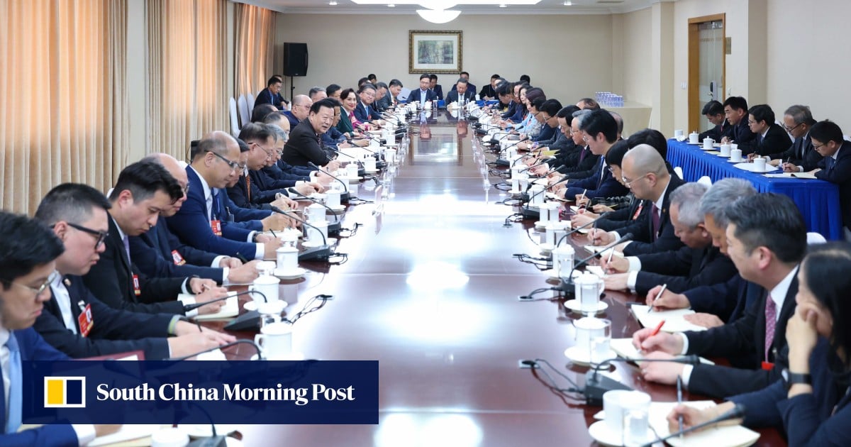 北京官员说,香港可以应付压力 北京官员说,香港可以应付压力