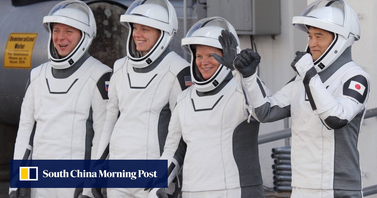 美国宇航员陷入空间站欢迎他们的4个SpaceX替代品