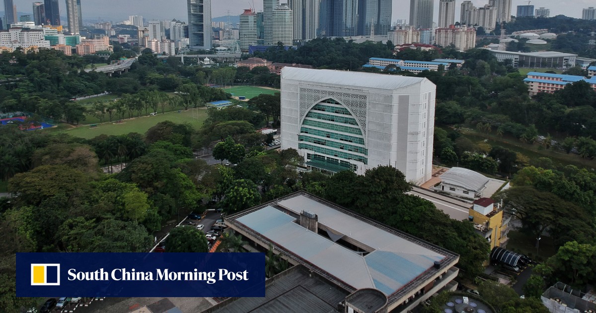 当中国学生选择马来西亚时，他们的父母购买了第二家房屋