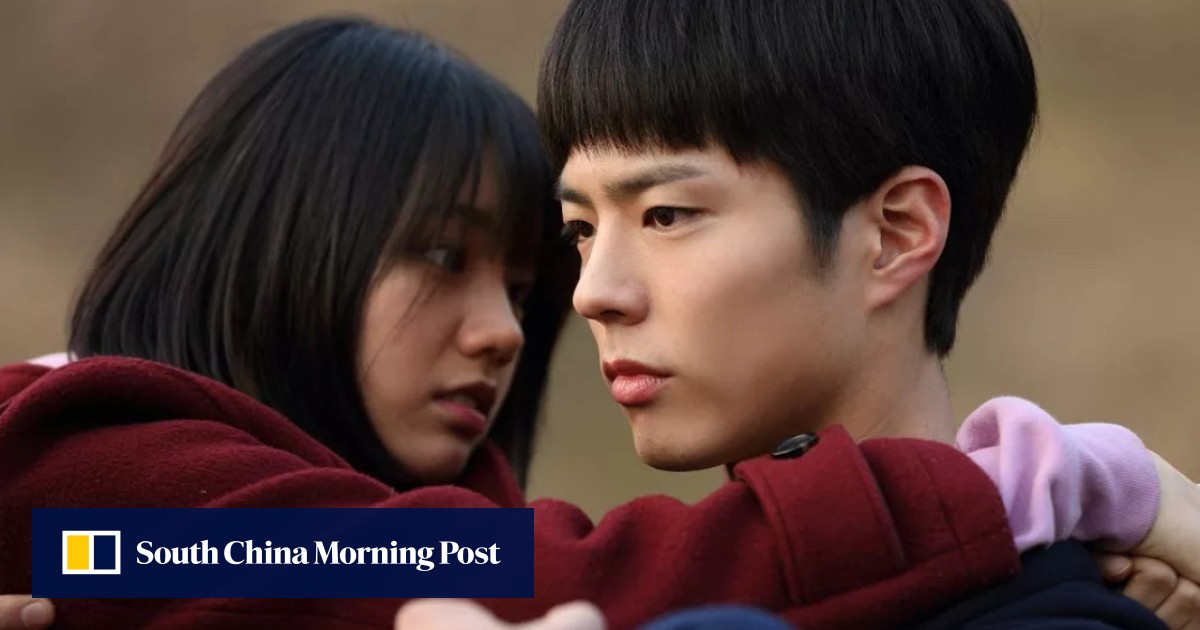 Hyeri, Park Bo-gum Reunite at 61st Baeksang Arts Awards