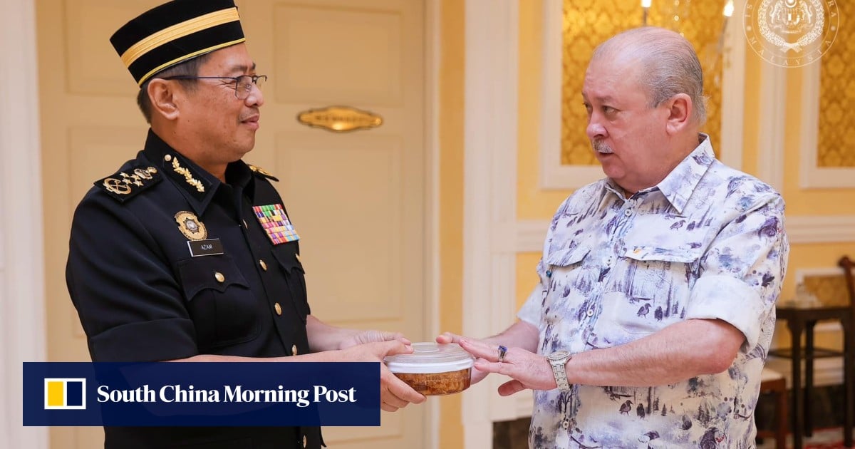 Malaysia extends term of anti-corruption head by one year