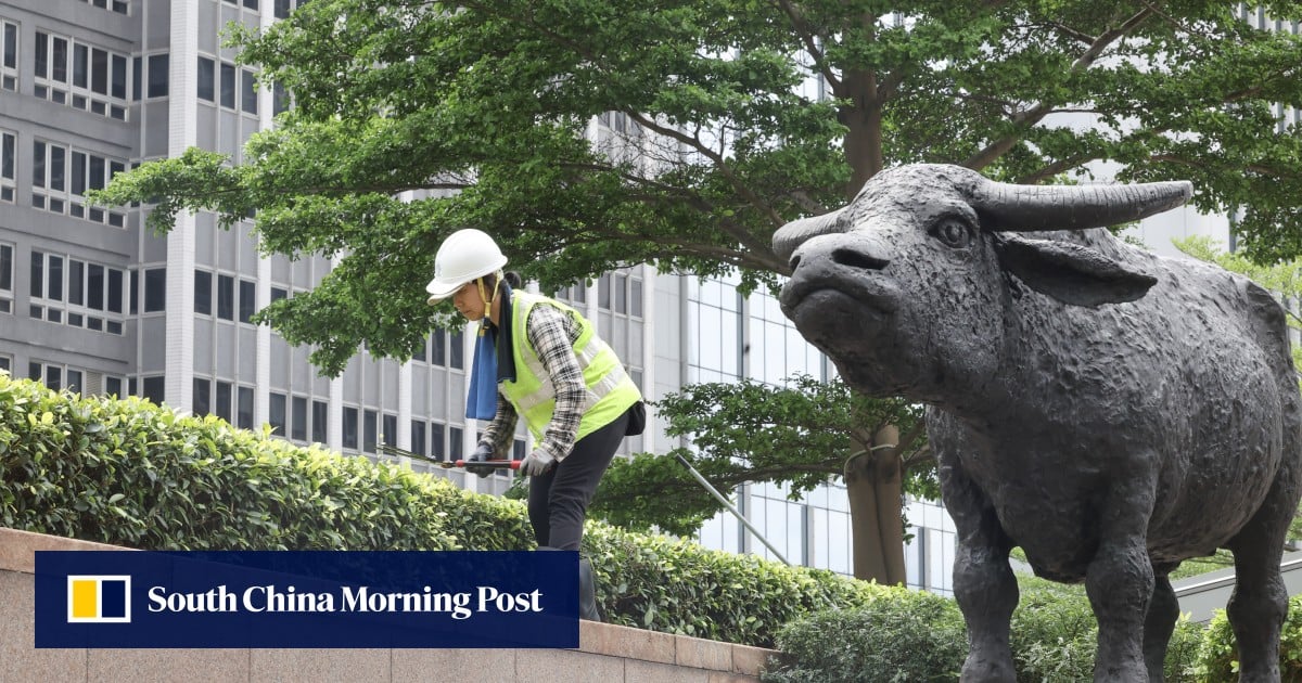 Hong Kong stocks inch lower as traders take profits from China-US trade deal boost - SCMP (Picture 1)