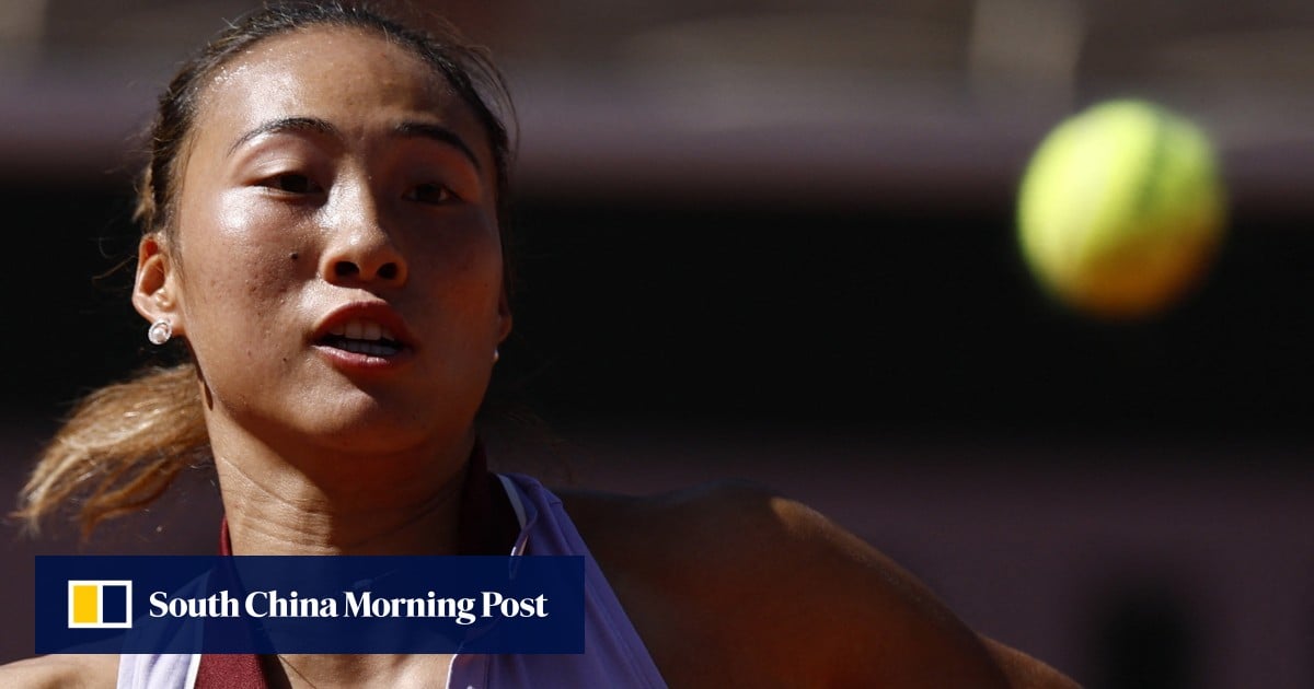 Zheng Qinwen, Sabalenka Advance to French Open Last 16