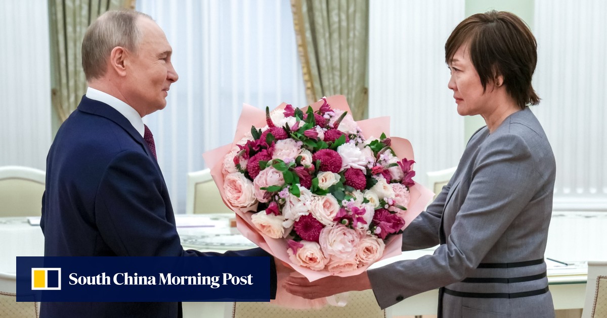 Putin Meets Akie Abe, Emphasizes Personal Diplomacy