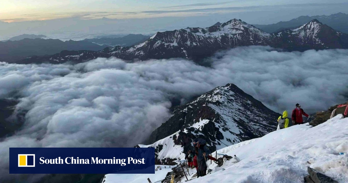 Hong Kong teen dies on 5,276-metre peak in Sichuan province