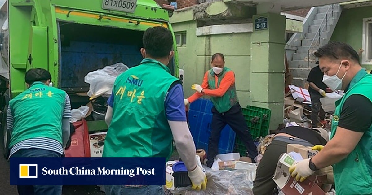 South Korean officials remove 80 tonnes of hoarded garbage from family home