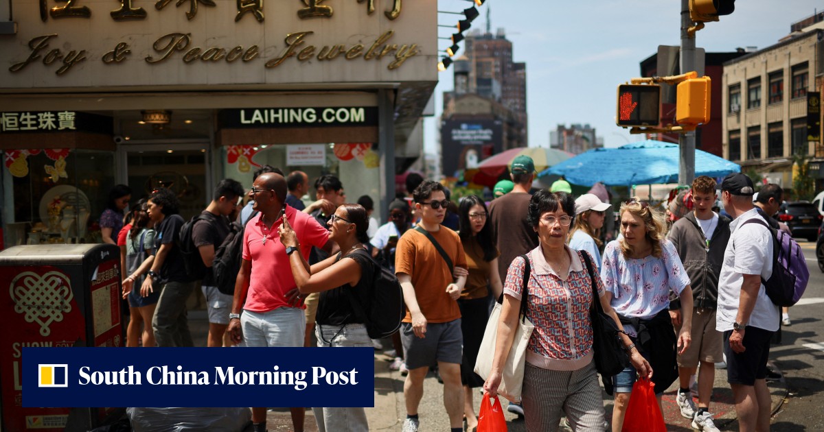 2 Tote in New Yorks Chinatown, als außer Kontrolle geratenes gestohlenes ...