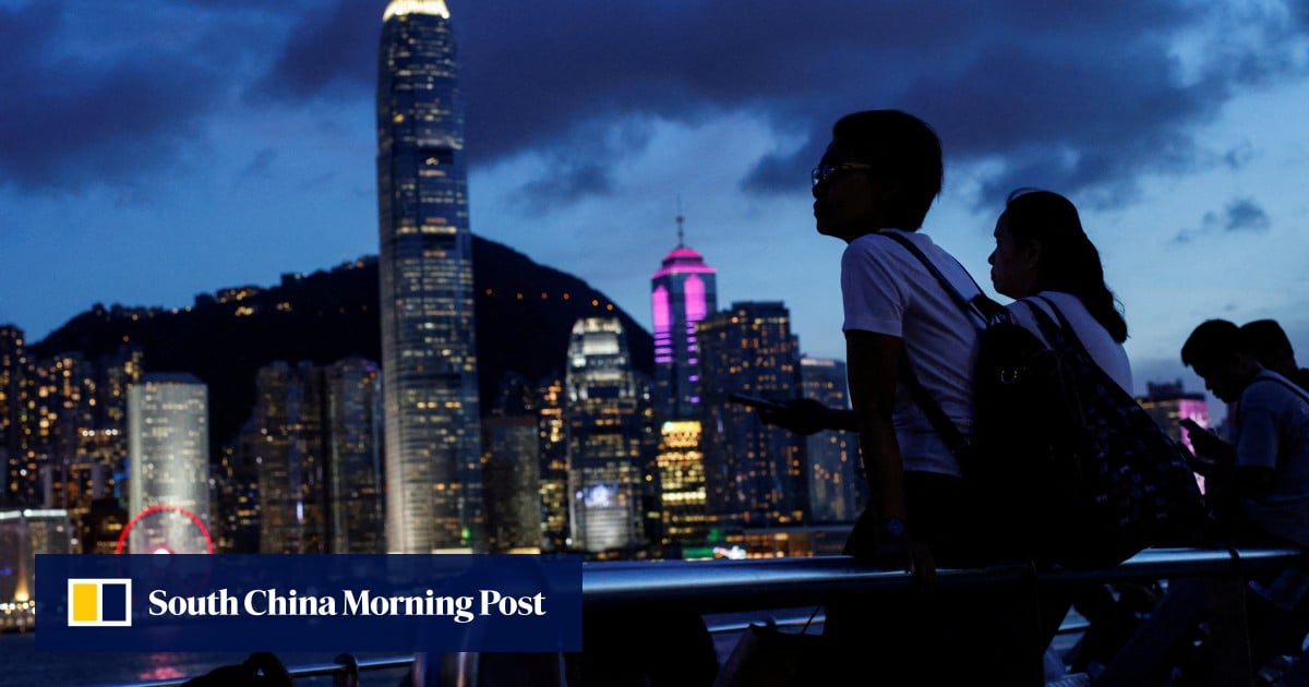 Hong Kong stocks rise ahead of earnings reports from heavyweights Alibaba, ICBC