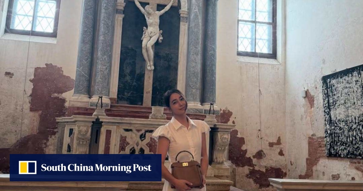 Actress Lee Min Jung Faces Criticism for Church Altar Photo at Venice Festival