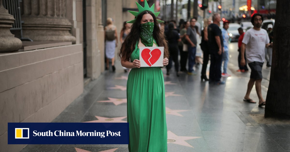 Hollywood backs Jimmy Kimmel, slams free speech ‘suppression’ in US