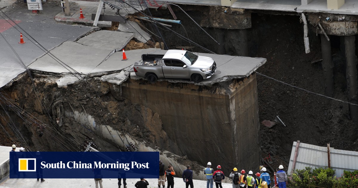Massive sinkhole swallows cars, electricity poles near Bangkok hospital