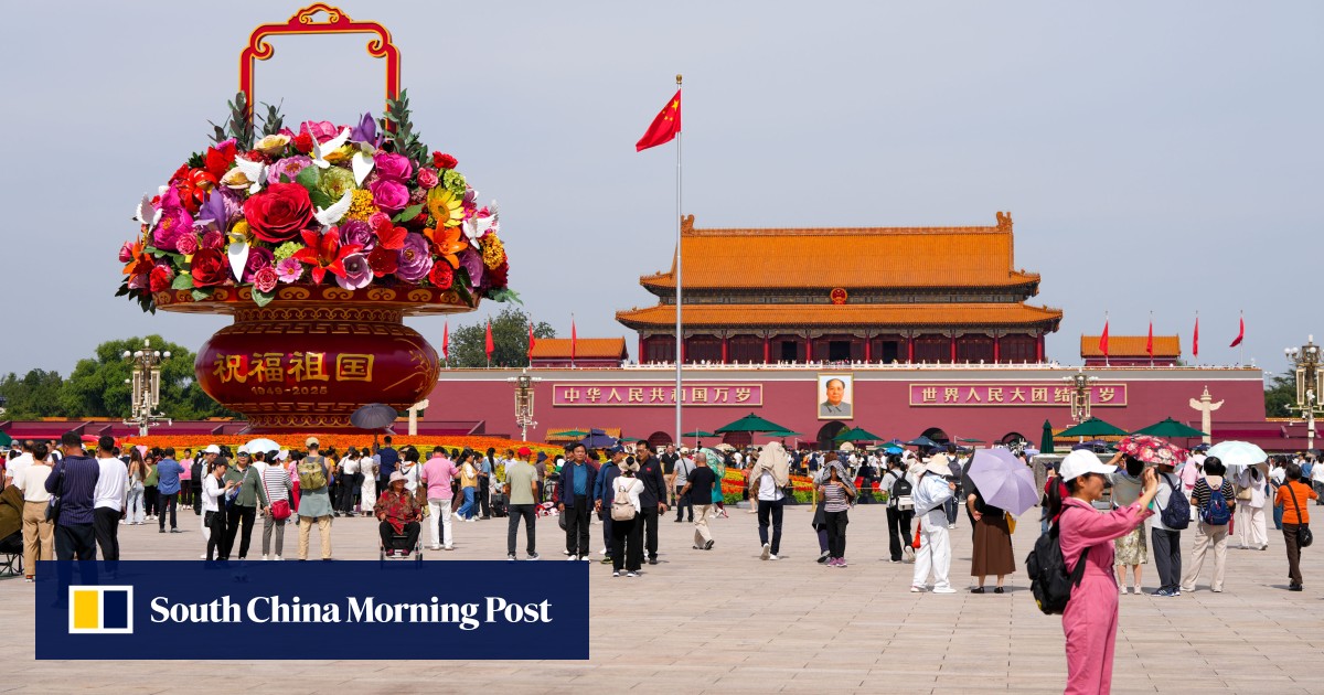 China hoping for economic boost from 2.4 billion ‘golden week’ journeys China hoping for economic boost from 2.4 billion ‘golden week’ journeys
