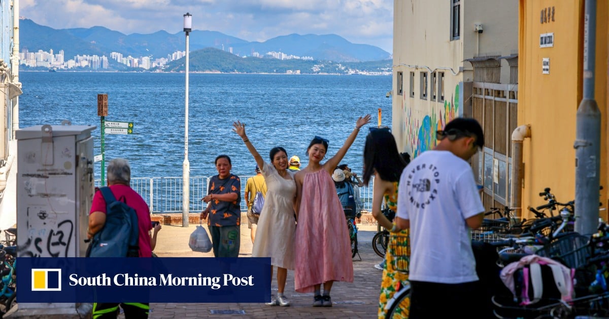 Mainland Chinese tourists in Hong Kong head for Cheung Chau to avoid crowds