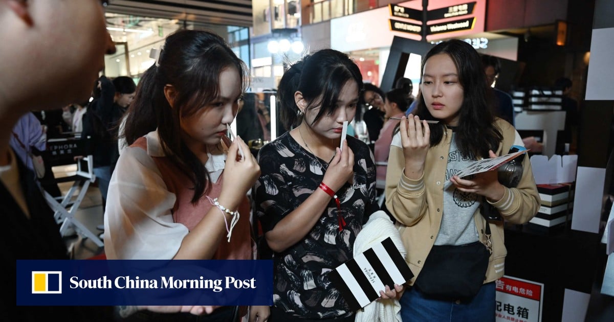 Before plenum, party paper calls China’s economy ‘unsinkable’ aircraft carrier