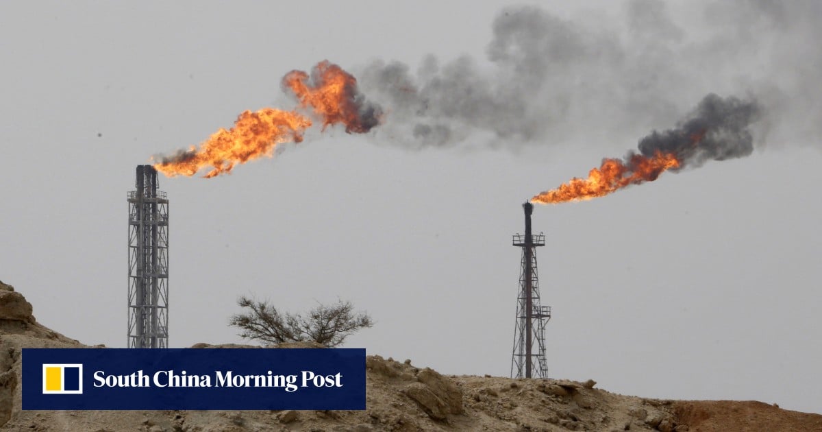 US imposes sanctions on China refinery over Iran oil purchases