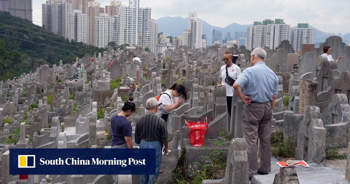 Hongkongers brace against chikungunya but preserve Chung Yeung traditions