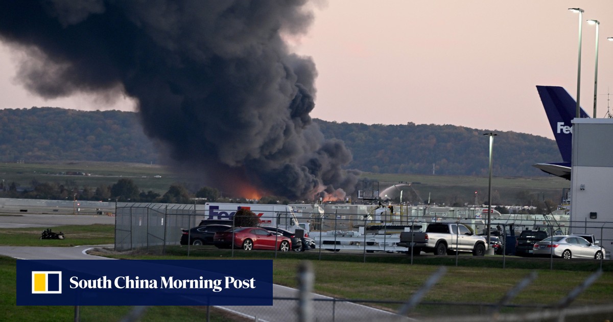 UPS cargo plane crashes in Kentucky, killing at least 3 as it explodes into flames