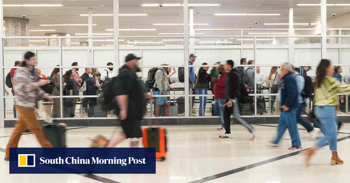 US airline chaos cancels 800 flights as budget crisis hits air traffic control