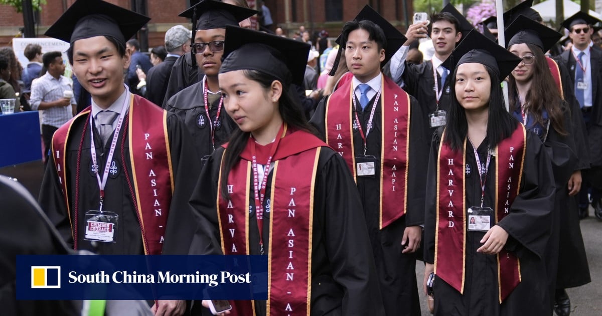 Chinese student numbers in US continue to fall as gap with Indian scholars widens