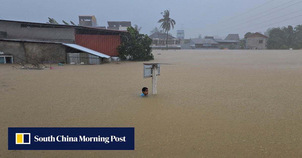 ‘Desert island’: trapped Thais plead for rescue as floodwaters rise