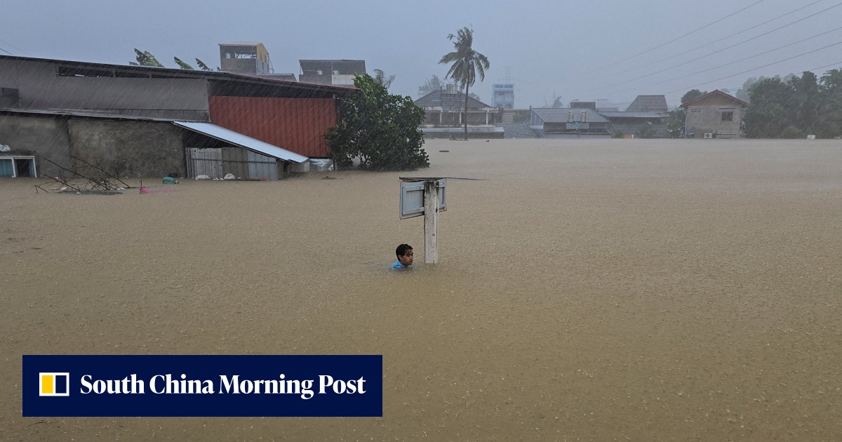 Thailand scrambles aid for residents as floodwaters rise: ‘stranded on a ...