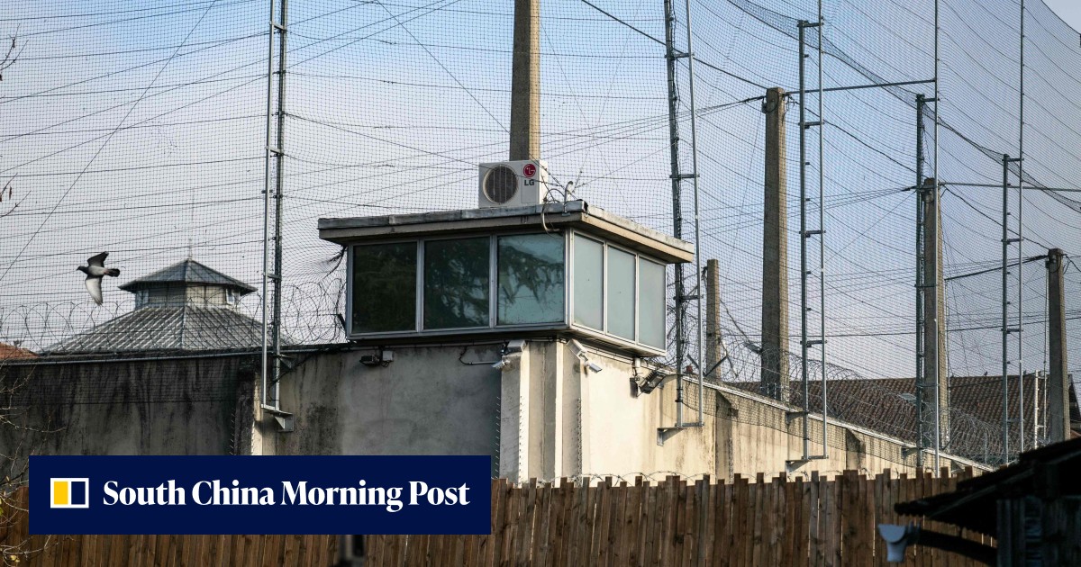 France catches one of two escapees in bedsheet prison break | South ...