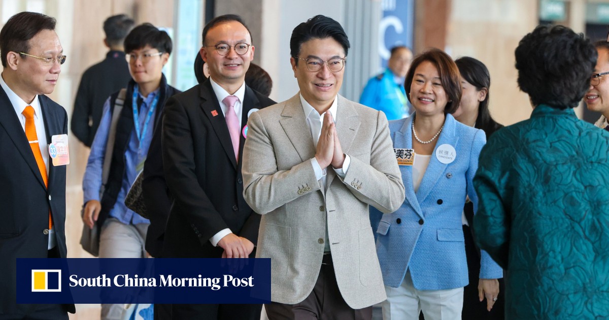 Hong Kong property tycoons turn heads at poll, urge voters to fulfil civic duty Hong Kong property tycoons turn heads at poll, urge voters to fulfil civic duty