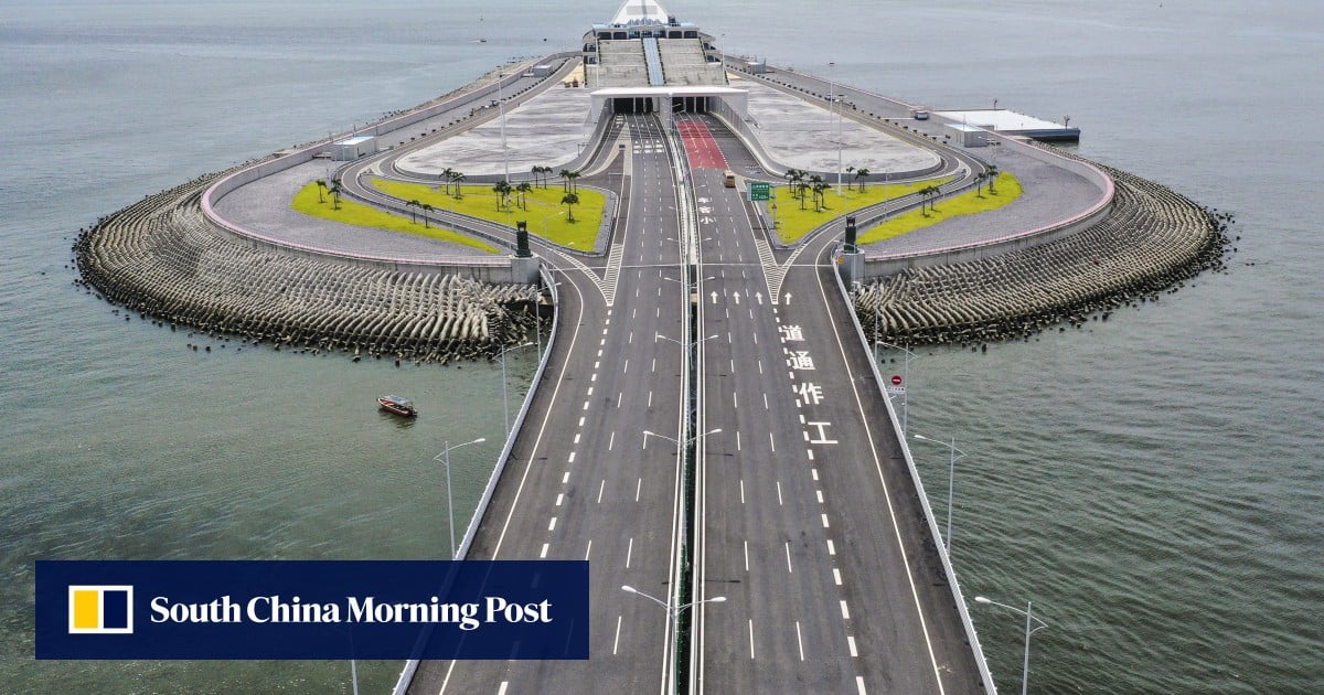 Over 700 mainland Chinese drivers apply to enter Hong Kong under travel scheme