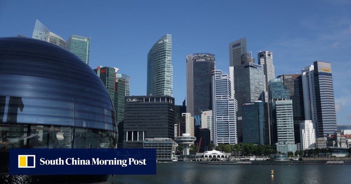 Singapore Job Market: Graduates Face Tough Hunt & Low Offers Singapore Job Market: Graduates Face Tough Hunt & Low Offers