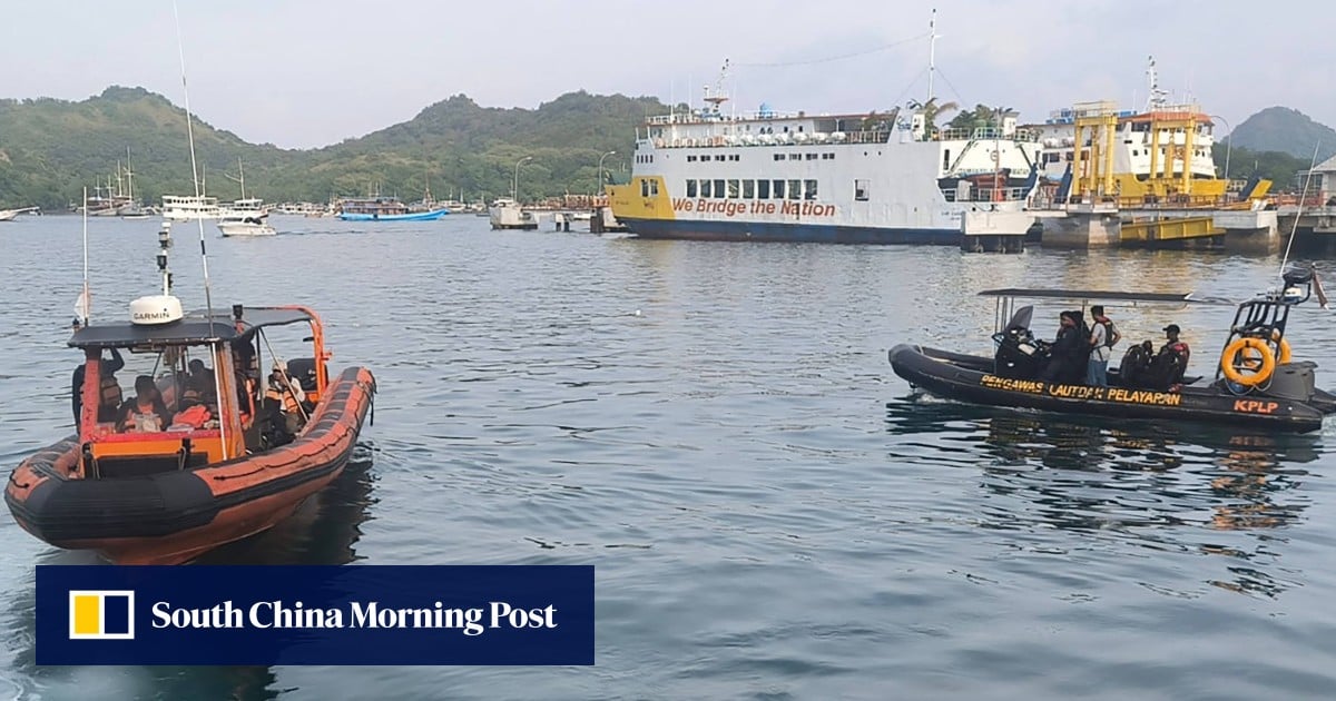 Indonesian rescuers search for Spanish family of 4 after tourist boat sinks