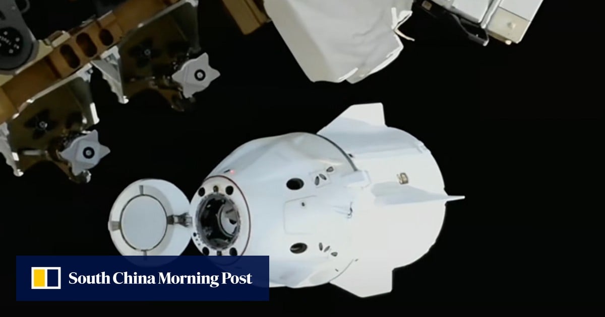 Nasa sends 4 astronauts back to Earth in first medical evacuation