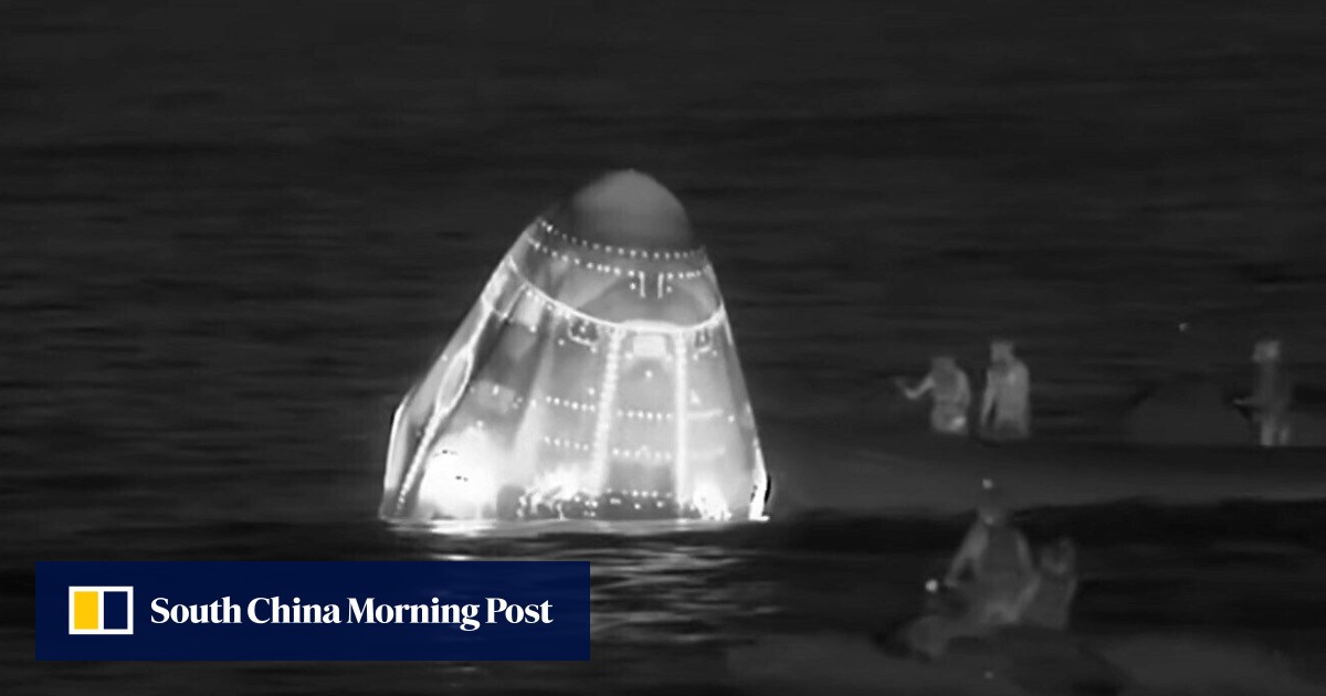 Astronauts splash down on Earth after first-ever medical evacuation