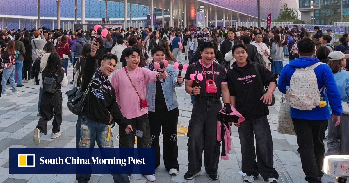 2 women arrested as hawkers cash in on Blackpink merchandise craze at concerts