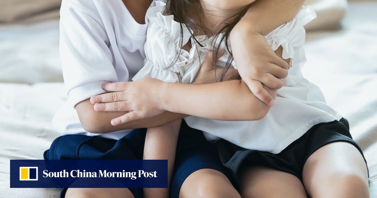 China couple abandon their young children at hotel after dispute, spark heated debate