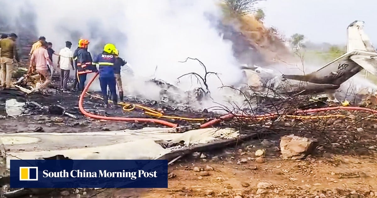 Plane crashes in India, killing Maharashtra deputy chief minister and 4 others