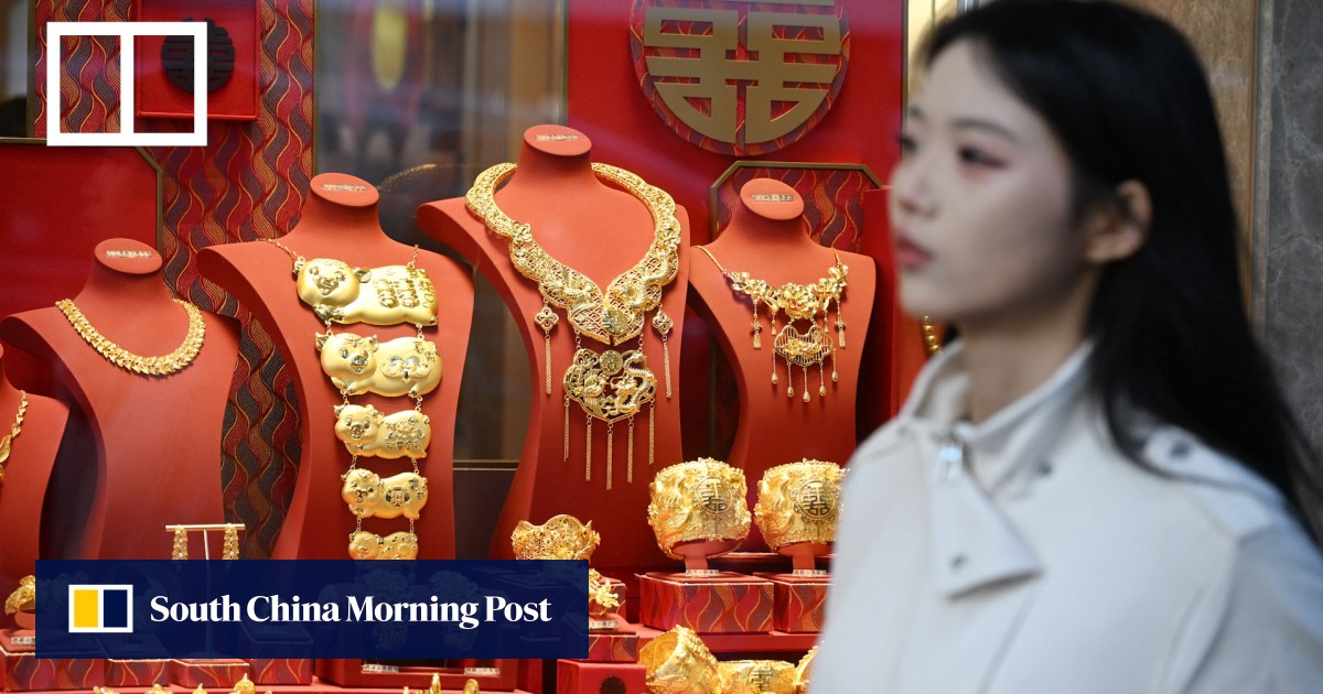 Shanghai residents offload their gold as prices surge to record highs