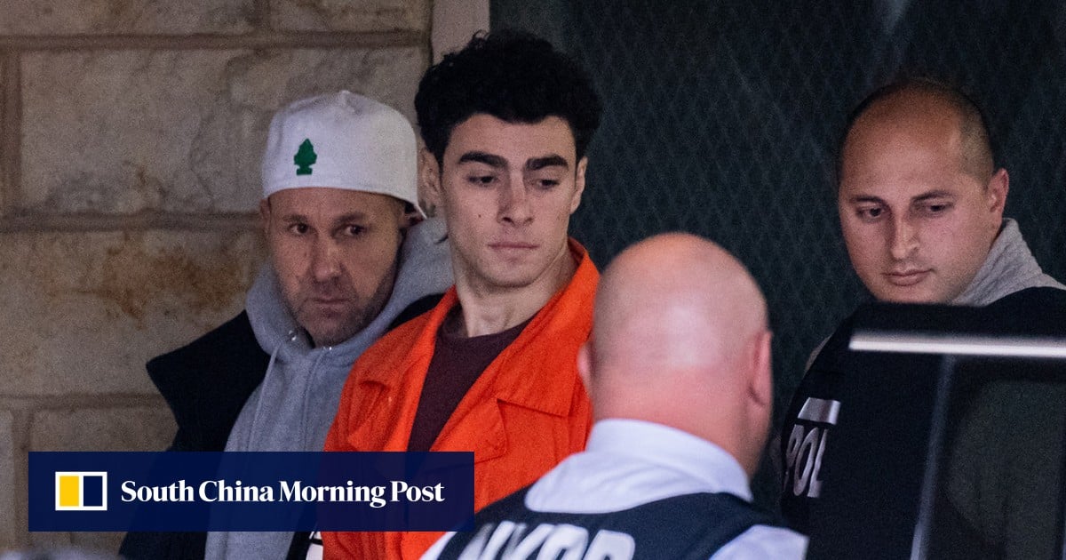 Man posing as FBI agent tries to free Luigi Mangione