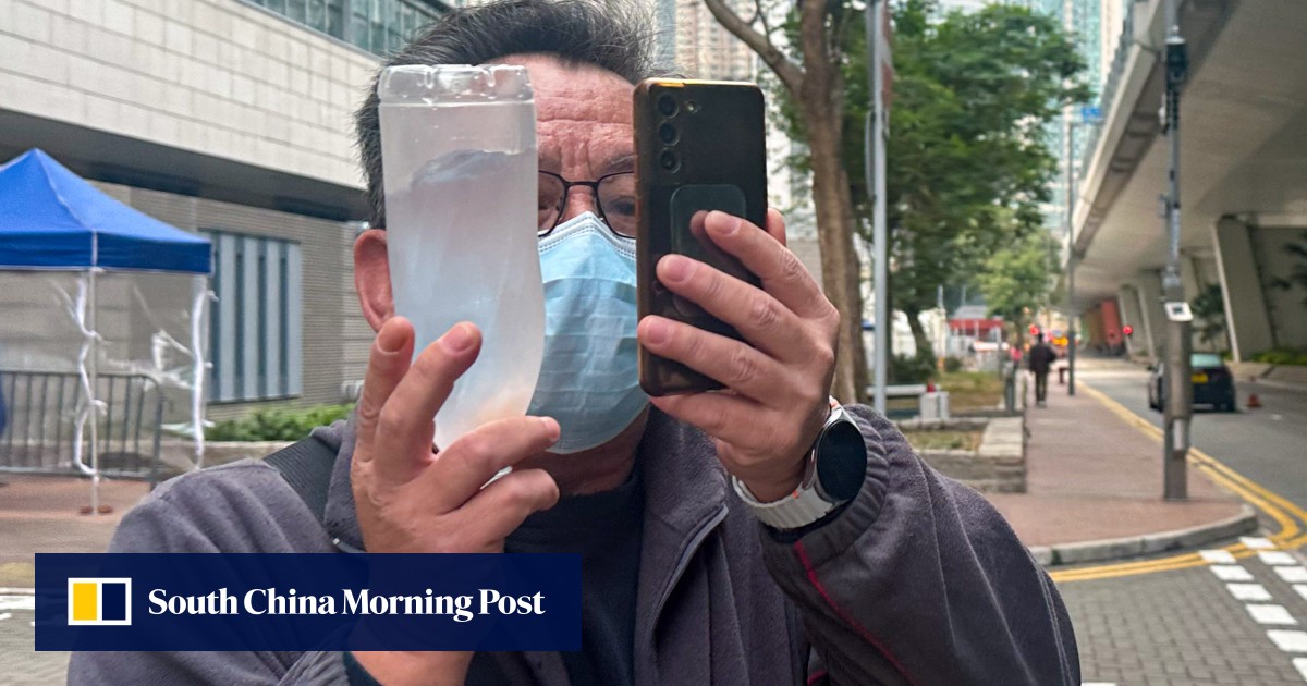 Hong Kong taxi driver fined for throwing passenger’s change out window