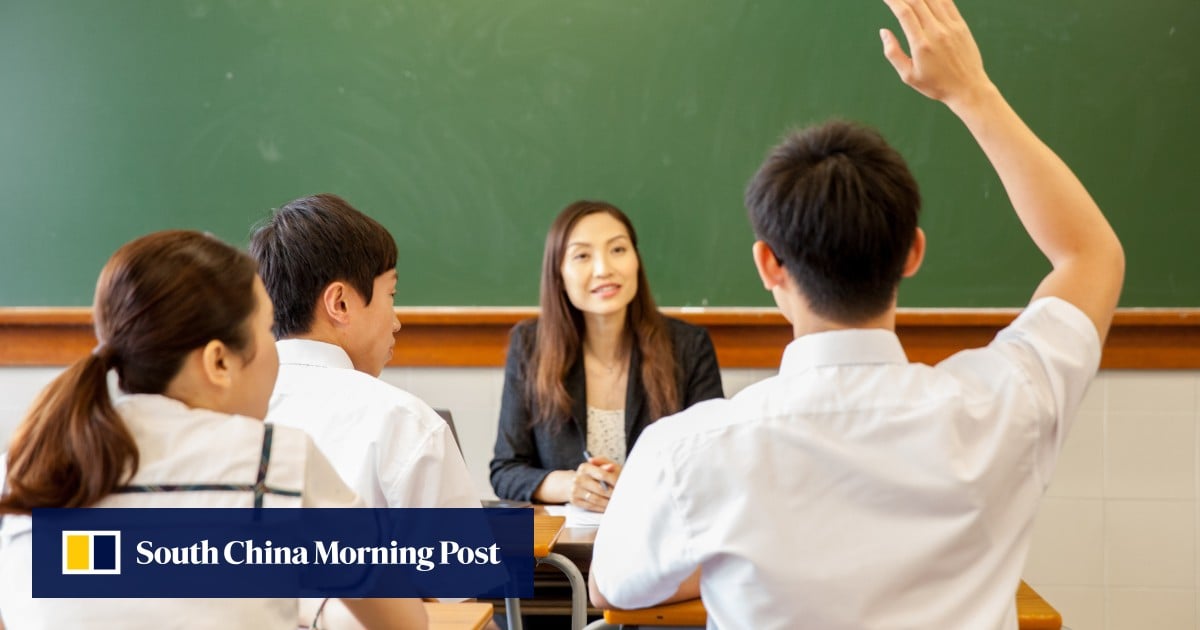 Hong Kong teachers to be given 1 year to obtain practising certificates