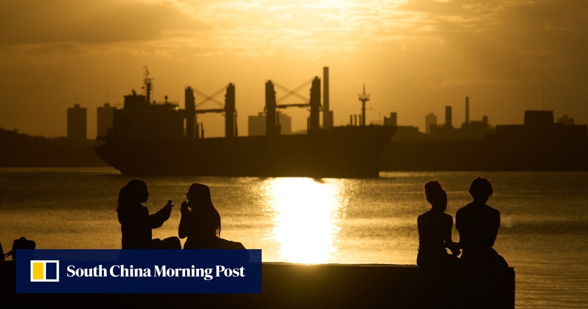 US pledges food aid for Cuba while putting squeeze on fuel supply