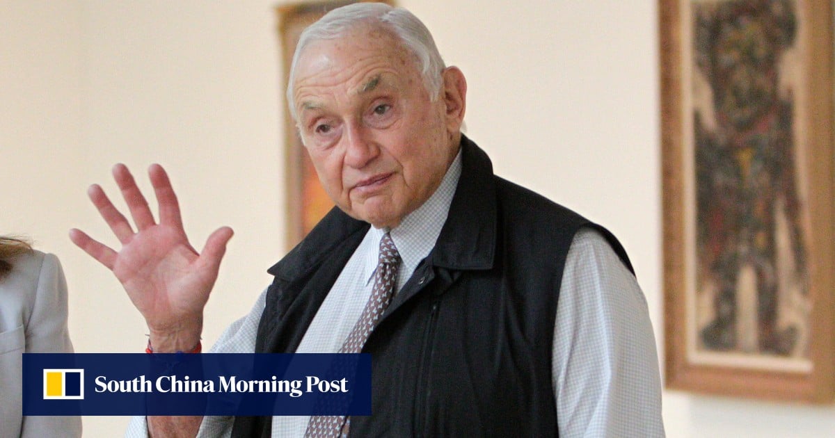 Ex-Victoria’s Secret CEO Les Wexner says he was ‘conned’ by Epstein