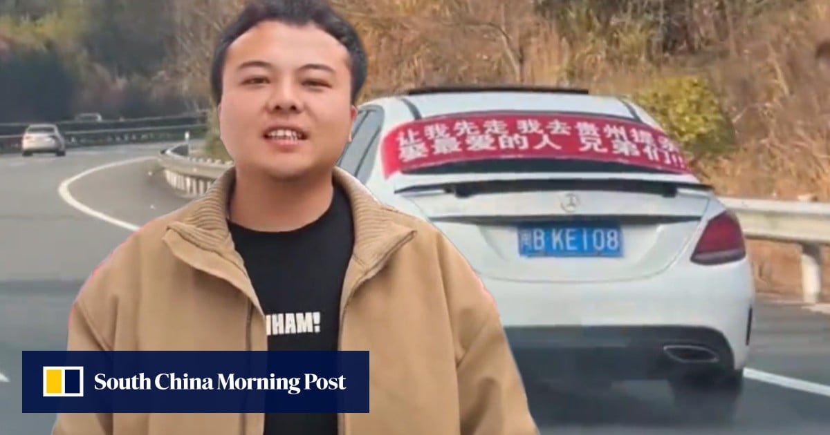 Chinese man drives 900 km for marriage proposal, hangs banner asking fellow drivers to make way