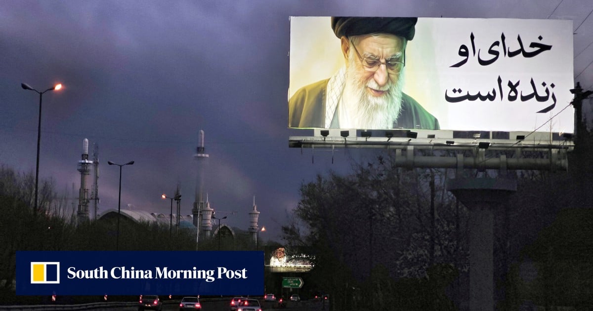 Iran delays funeral of supreme leader over crowd concerns